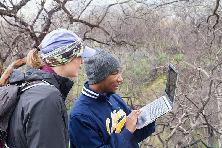 Photo of PhD candidates Kendall Calhoun and Jessie Moravek